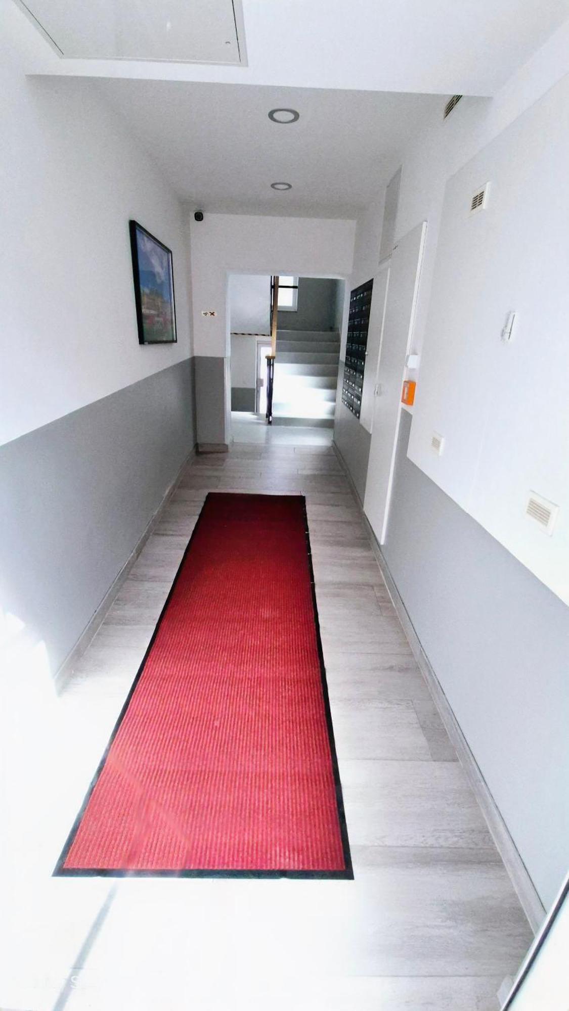 Moderne Mit Klima, Perfekter Anbindung Ins Zentrum Und Kostenlose Parkplaetze! *