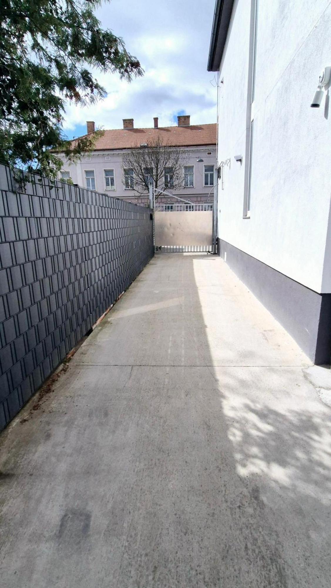 Moderne Mit Klima, Perfekter Anbindung Ins Zentrum Und Kostenlose Parkplaetze! Apartment