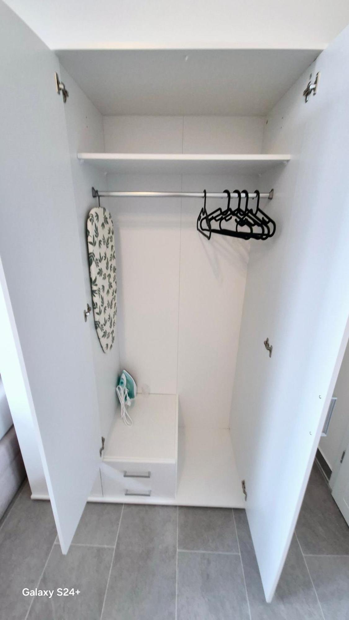 Appartement Moderne Mit Klima, Perfekter Anbindung Ins Zentrum Und Kostenlose Parkplaetze! *