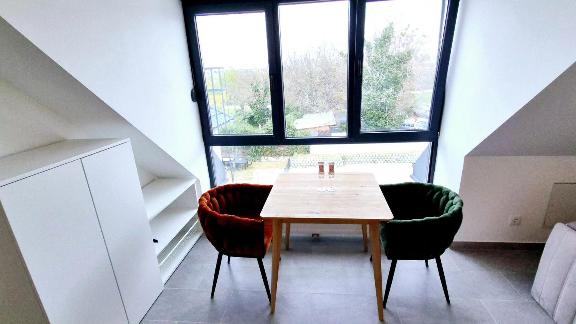 Moderne Mit Klima, Perfekter Anbindung Ins Zentrum Und Kostenlose Parkplaetze! Appartement *