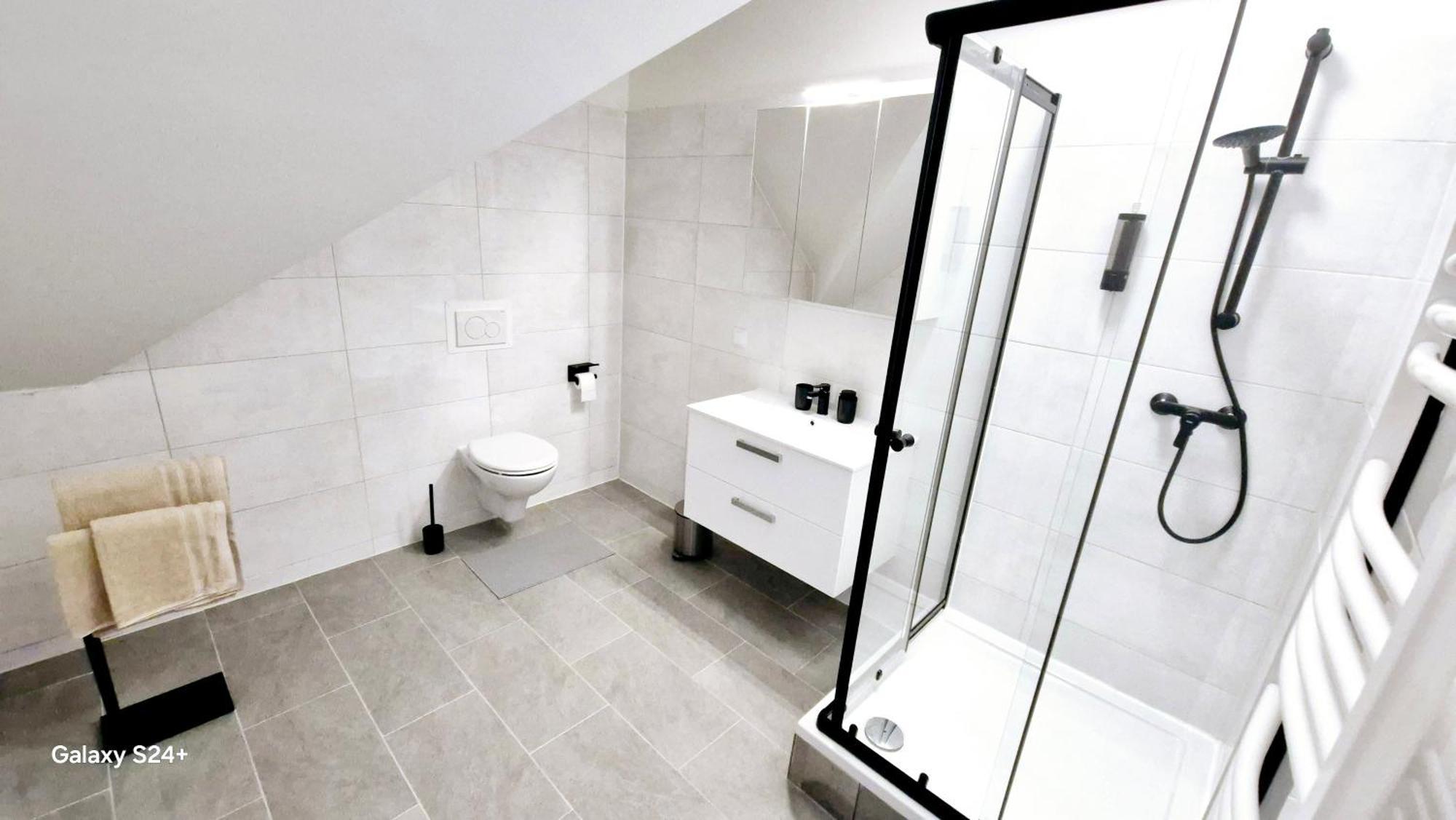 Moderne Mit Klima, Perfekter Anbindung Ins Zentrum Und Kostenlose Parkplaetze! Apartment