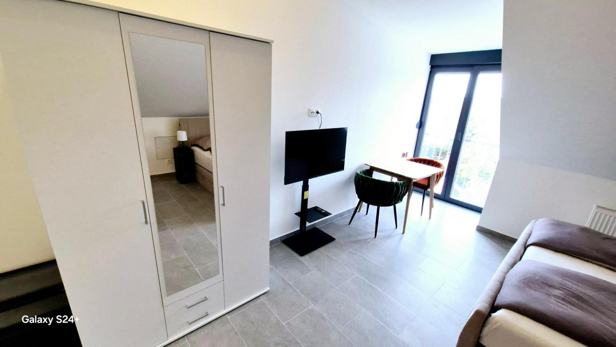 Moderne Mit Klima, Perfekter Anbindung Ins Zentrum Und Kostenlose Parkplaetze! Appartement