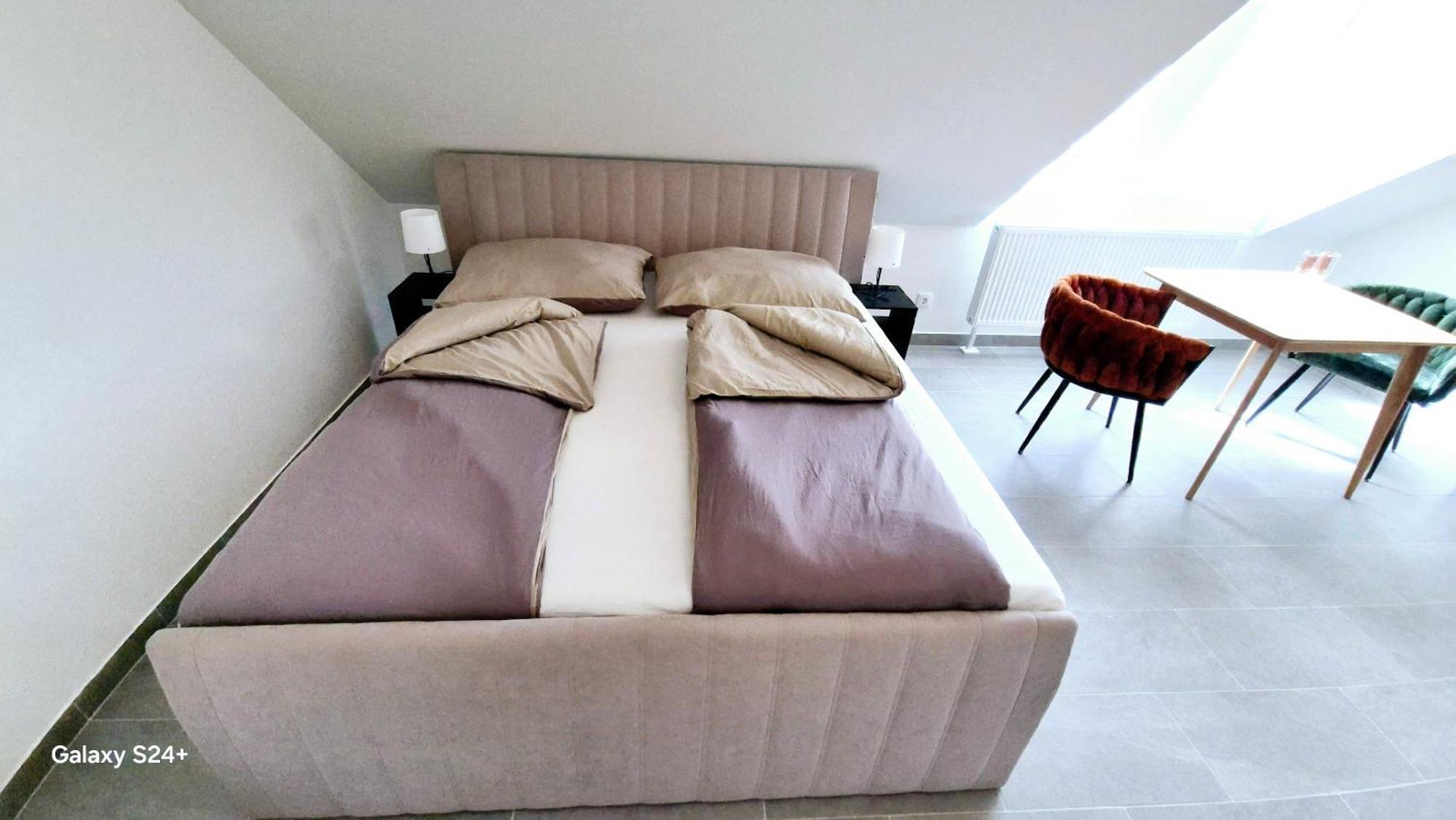 Moderne Mit Klima, Perfekter Anbindung Ins Zentrum Und Kostenlose Parkplaetze! *