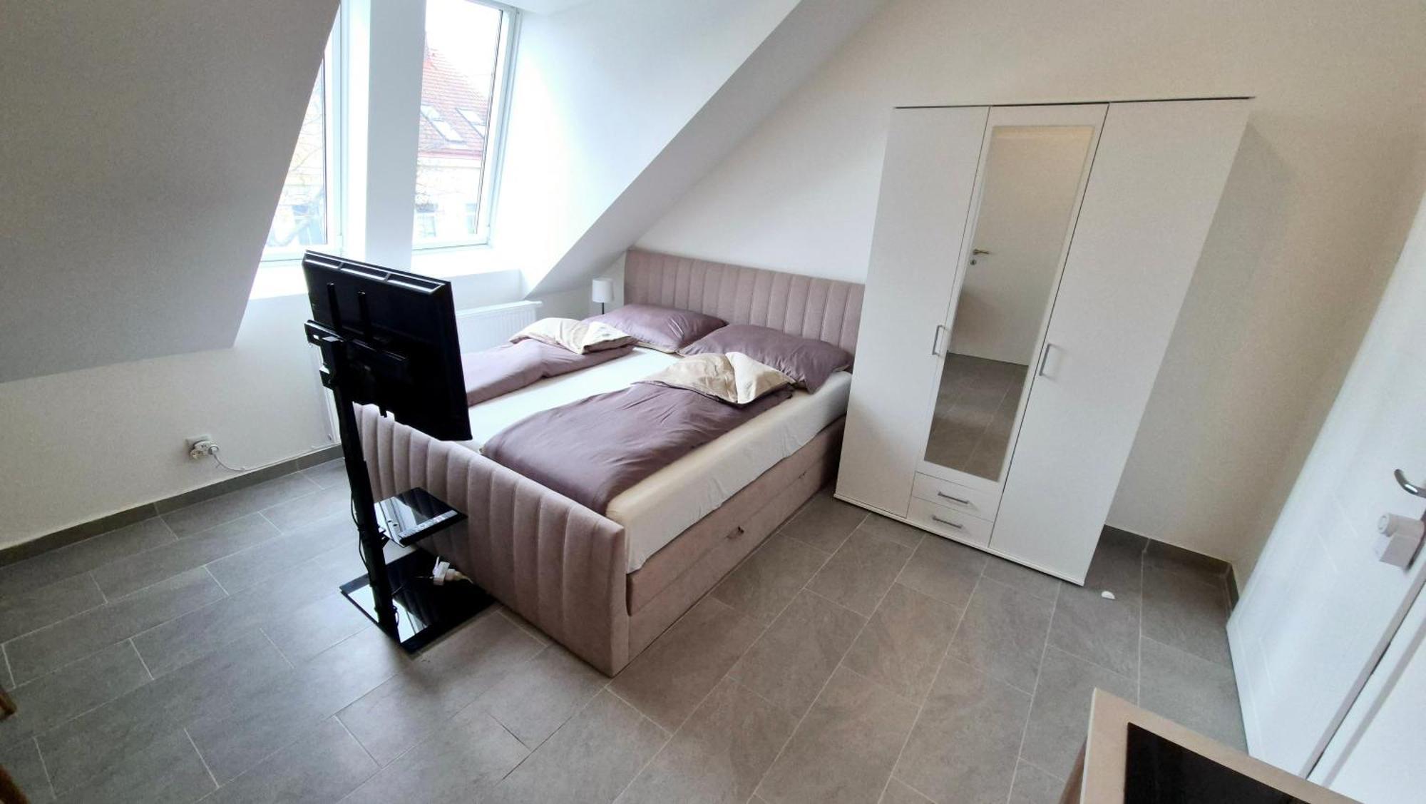 Moderne Mit Klima, Perfekter Anbindung Ins Zentrum Und Kostenlose Parkplaetze! *